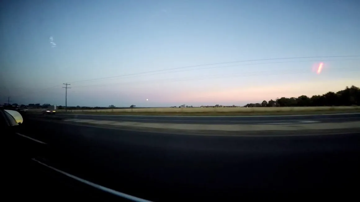 camino de regreso, con la luna